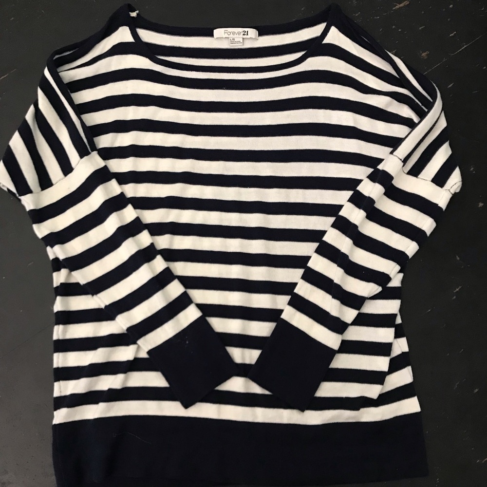 Women’s sweater size L